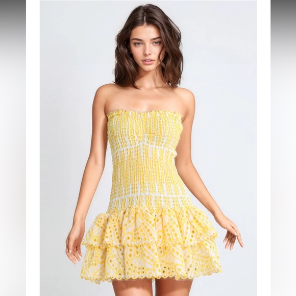 Yellow Lace Women's Dress. Size S - Picture 2 of 11